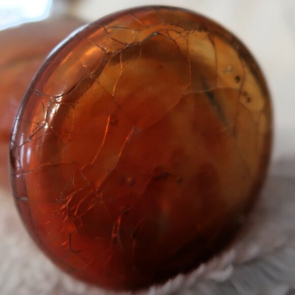 VINTAGE HAND BLOWN ORANGE CRACKLED GLASS VASE WITH RUFFLED TOP NINE INCHES TALL - Picture 11 of 12